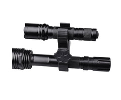 Taskulampun kiinnitys